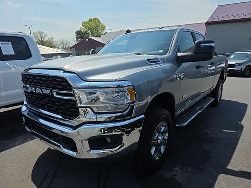 Billet Silver Metallic Clearcoat 2024 RAM 2500 Big Horn Crew Cab 4x4 6'4' Box