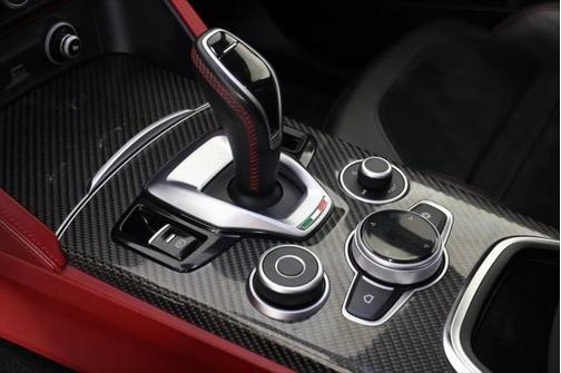2020 Alfa Romeo Stelvio Quadrifoglio