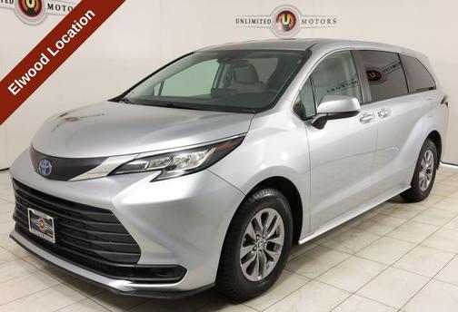 2022 Toyota Sienna LE