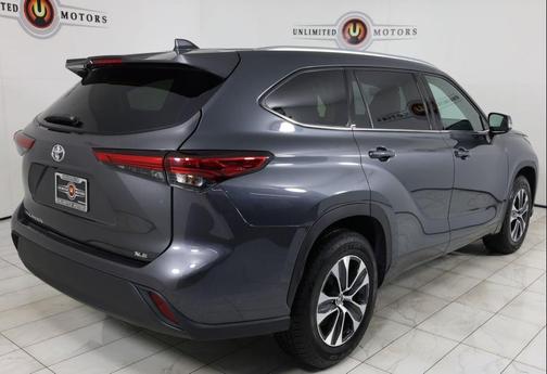 Magnetic Gray Metallic 2020 Toyota Highlander XLE