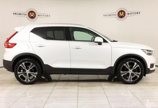 Crystal White Metallic 2020 Volvo XC40 T5 Inscription