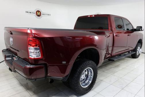 2020 RAM 3500 Big Horn Crew Cab 4x4 8' Box