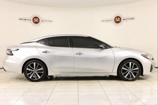 2023 Nissan Maxima SV