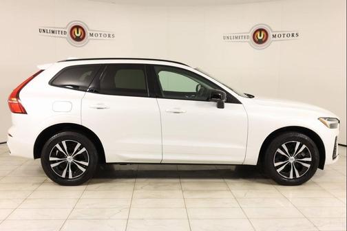 2024 Volvo XC60 Recharge Plug-In Hybrid T8 Core Dark Theme