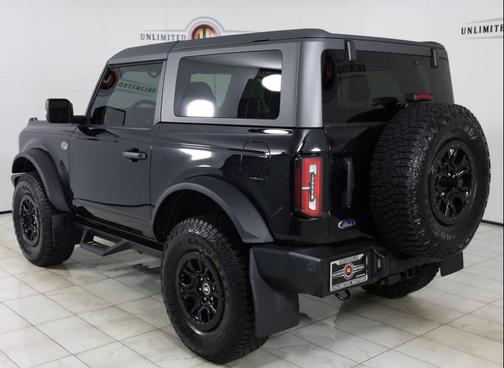 Shadow Black 2023 Ford Bronco Wildtrak