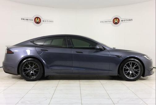 2022 Tesla Model S Plaid