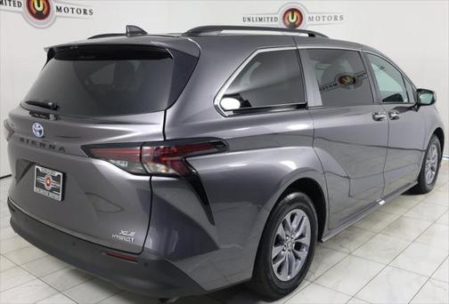 2023 Toyota Sienna XLE