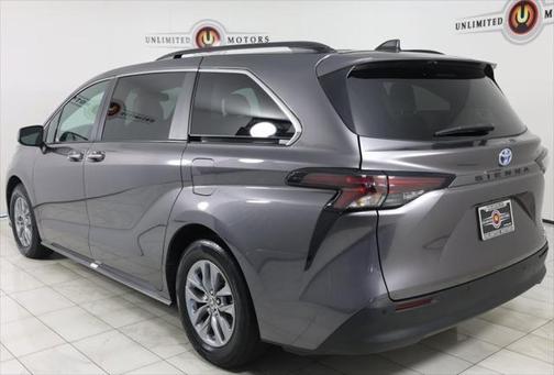 2023 Toyota Sienna XLE