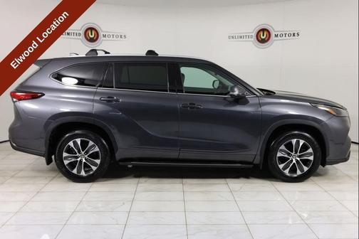 Magnetic Gray Metallic 2022 Toyota Highlander XLE