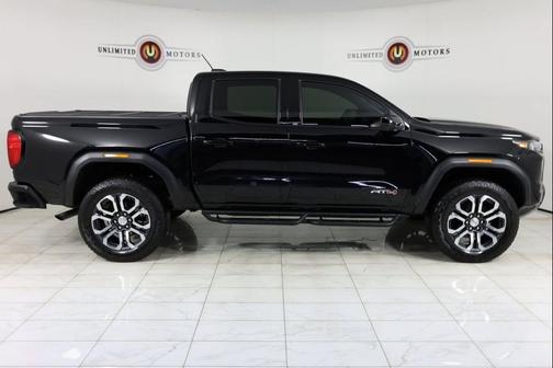2024 GMC Canyon AT4