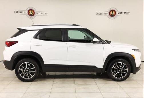 Summit White 2024 Chevrolet Trailblazer LT