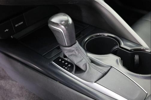 Midnight Black Metallic 2020 Toyota Camry SE
