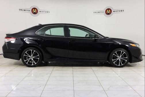 Midnight Black Metallic 2020 Toyota Camry SE