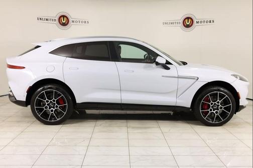 2021 Aston Martin DBX Base