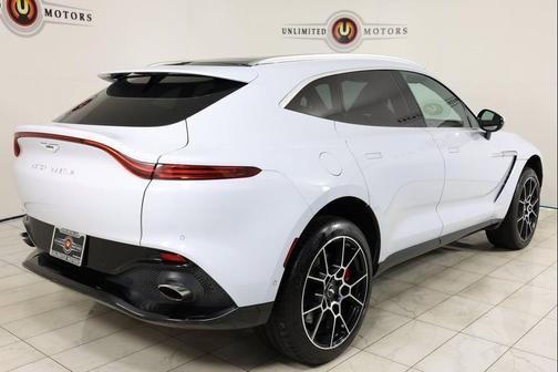 2021 Aston Martin DBX Base