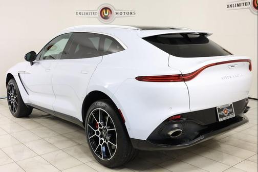 2021 Aston Martin DBX Base