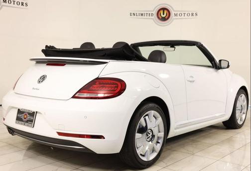 White 2019 Volkswagen Beetle 2.0T SE