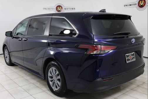 2022 Toyota Sienna XLE