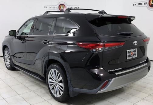 2022 Toyota Highlander Platinum