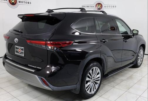 2022 Toyota Highlander Platinum