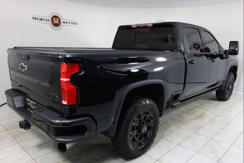 Black 2024 Chevrolet Silverado 2500 High Country