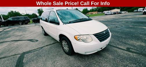 Stone White 2005 Chrysler Town & Country Base