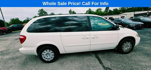 Stone White 2005 Chrysler Town & Country Base