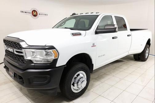 2022 RAM 3500 Tradesman Crew Cab 4x4 8' Box