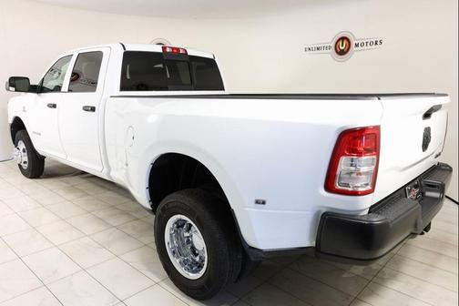 2022 RAM 3500 Tradesman Crew Cab 4x4 8' Box