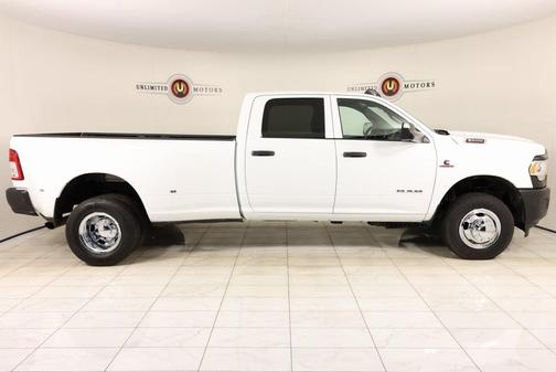 2022 RAM 3500 Tradesman Crew Cab 4x4 8' Box