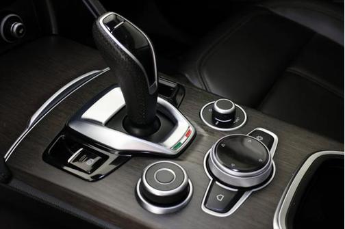 2020 Alfa Romeo Stelvio Ti
