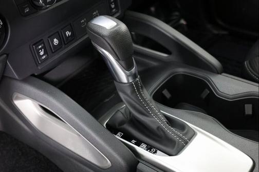 2024 Nissan Frontier SL