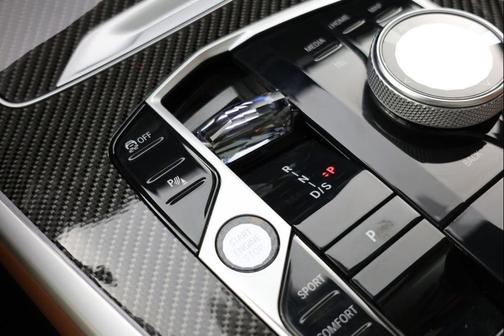 Black Sapphire Metallic 2023 BMW X7 M60i