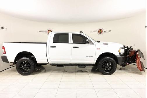 2022 RAM 2500 Tradesman Crew Cab 4x4 6'4' Box