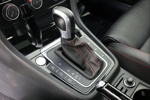 2020 Volkswagen Golf GTI 2.0T SE DSG