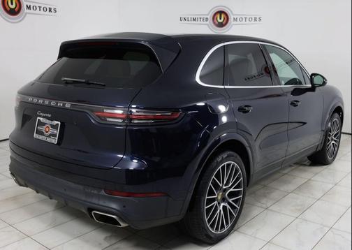 Moonlight Blue Metallic 2021 Porsche Cayenne Cayenne