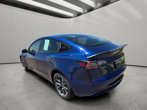 Deep Blue Metallic 2022 Tesla Model 3 Standard Range