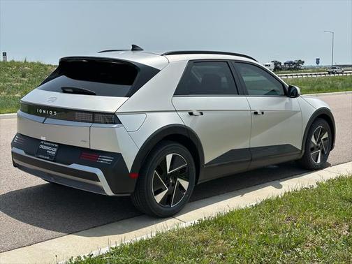2025 Hyundai IONIQ 5 SEL