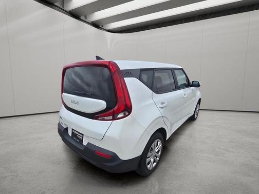 Snow White Pearl 2022 Kia Soul LX
