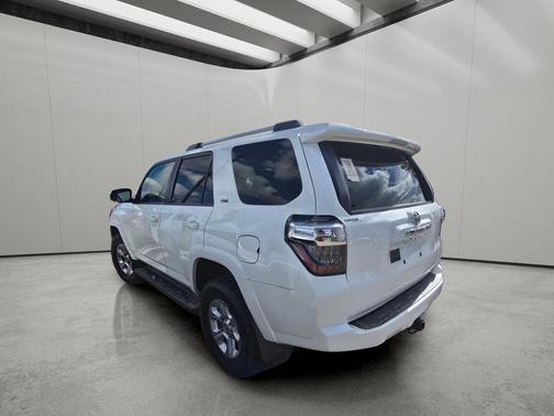 Ice Cap 2023 Toyota 4Runner SR5