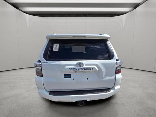 Ice Cap 2023 Toyota 4Runner SR5