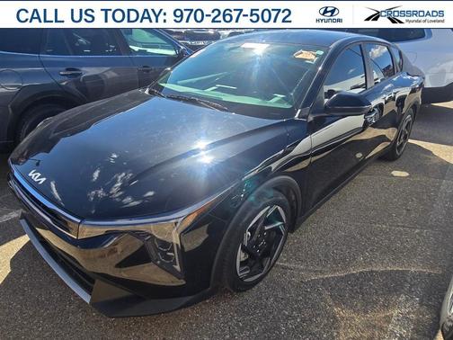 Aurora Black Pearl 2025 Kia K4 EX