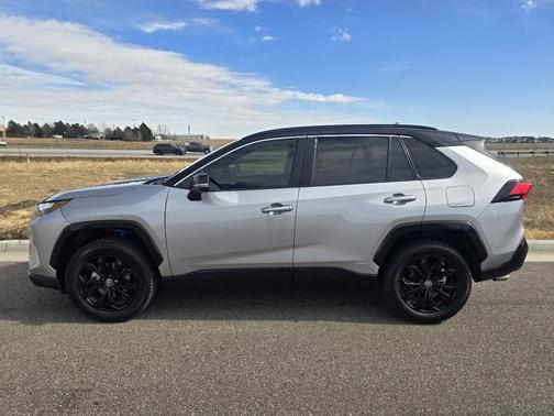 2023 Toyota RAV4 Hybrid SE