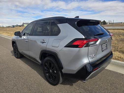 2023 Toyota RAV4 Hybrid SE
