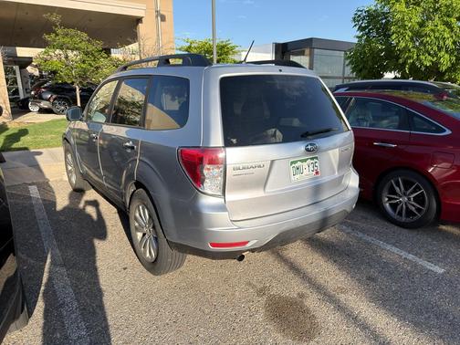 Ice Silver Metallic 2012 Subaru Forester 2.5X Premium
