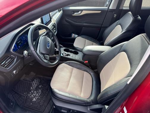 2021 Ford Escape Titanium