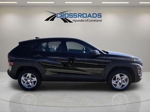 Abyss Black Pearl 2026 Hyundai KONA SE