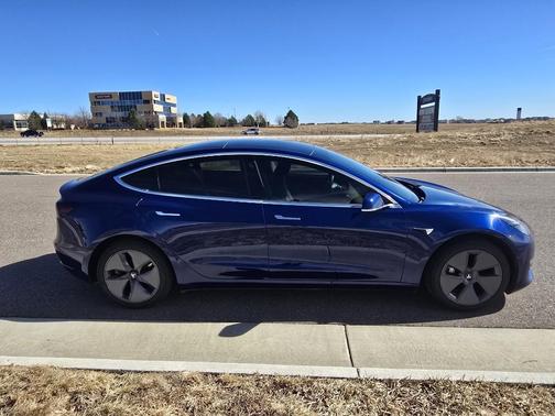 2019 Tesla Model 3 Mid Range