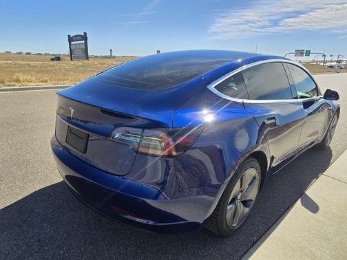 2019 Tesla Model 3 Mid Range