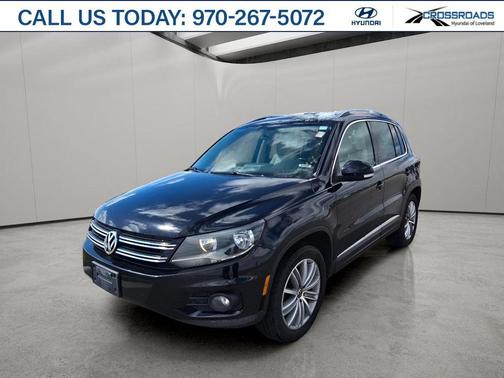 Deep Black Metallic 2013 Volkswagen Tiguan SE